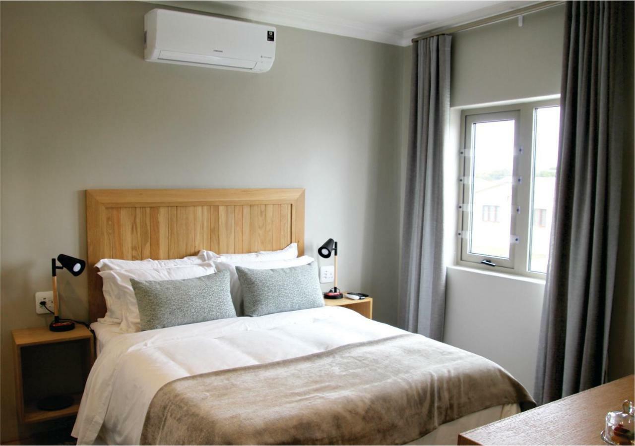 Oceans Guest House & Luxurious Apartments Struisbaai Buitenkant foto