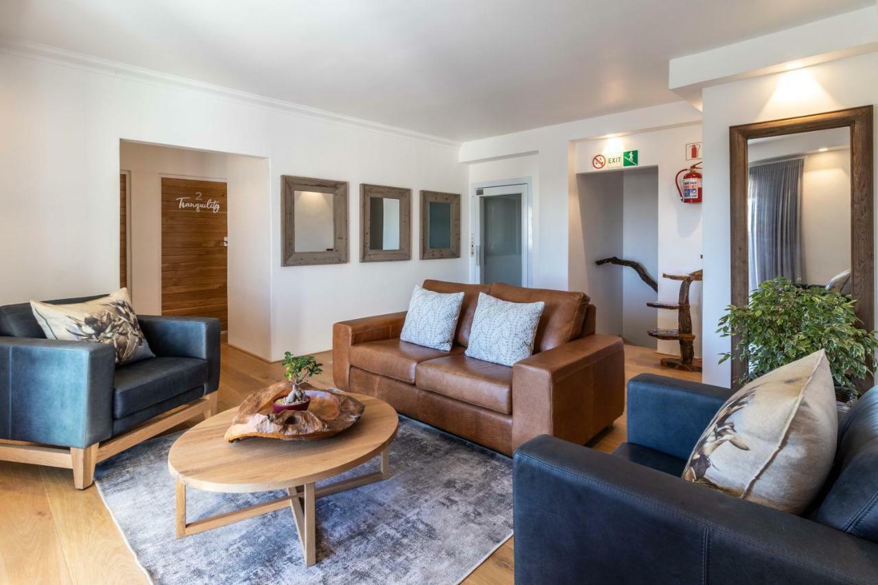 Oceans Guest House & Luxurious Apartments Struisbaai Buitenkant foto
